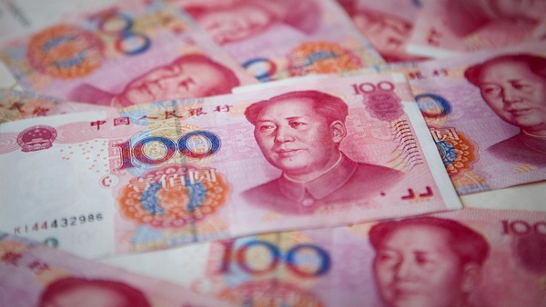 尽管人民币在"有形之手"的干预之下再度回归平稳,但央行大幅度的干预