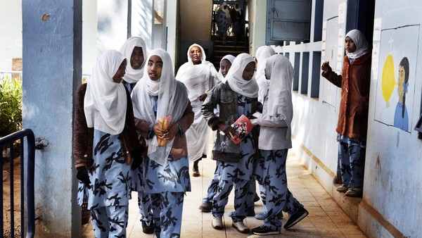 世行承诺为发展中国家女孩教育投入25亿美元